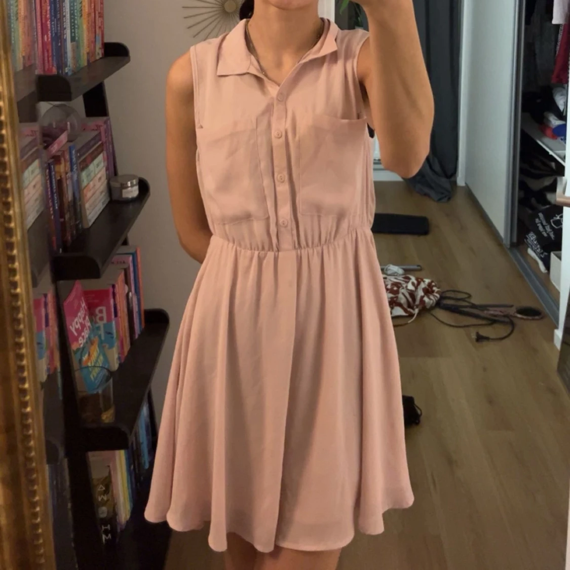 Ljusrosa ärmlös klänning - 2