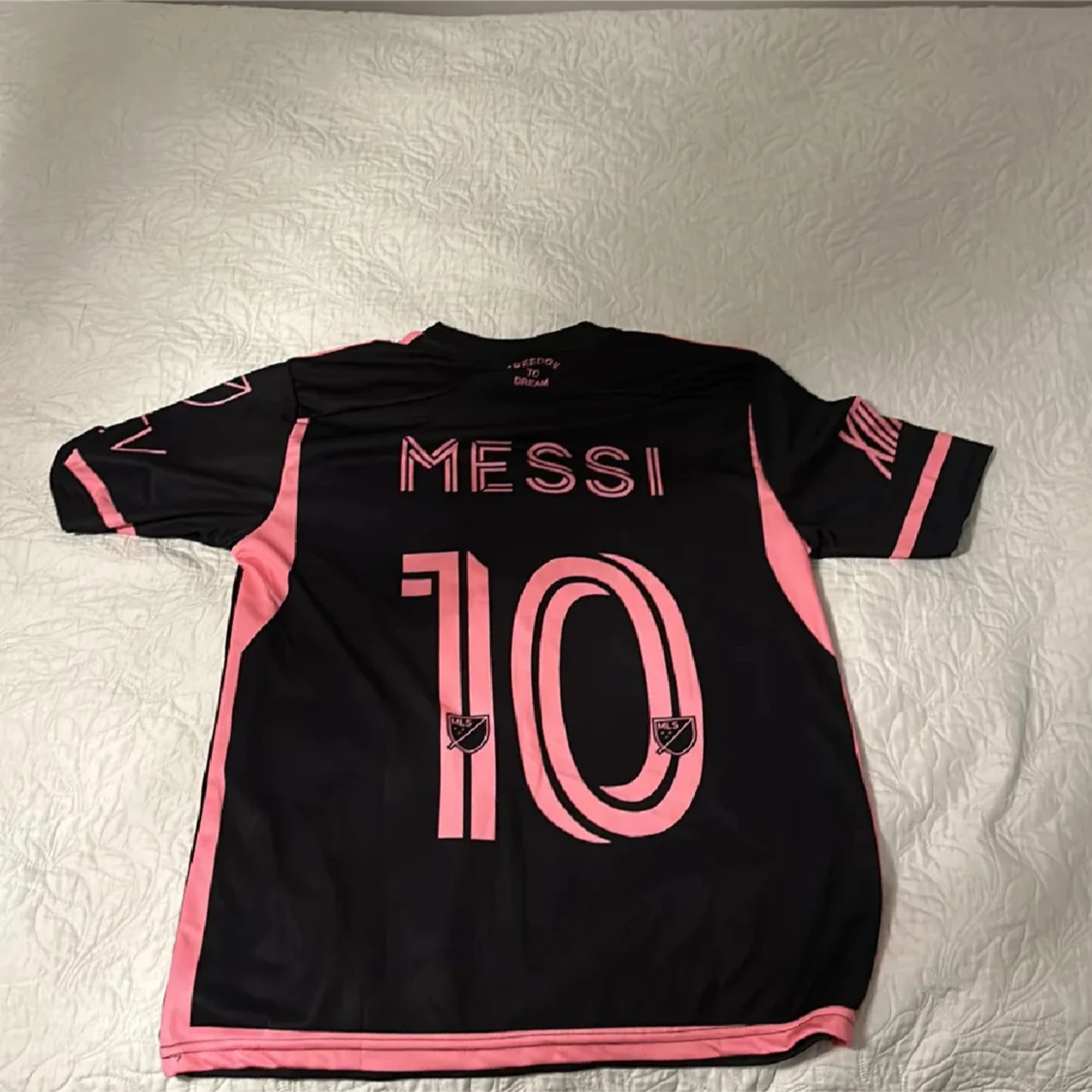 Svart och rosa fotbollströja - 1