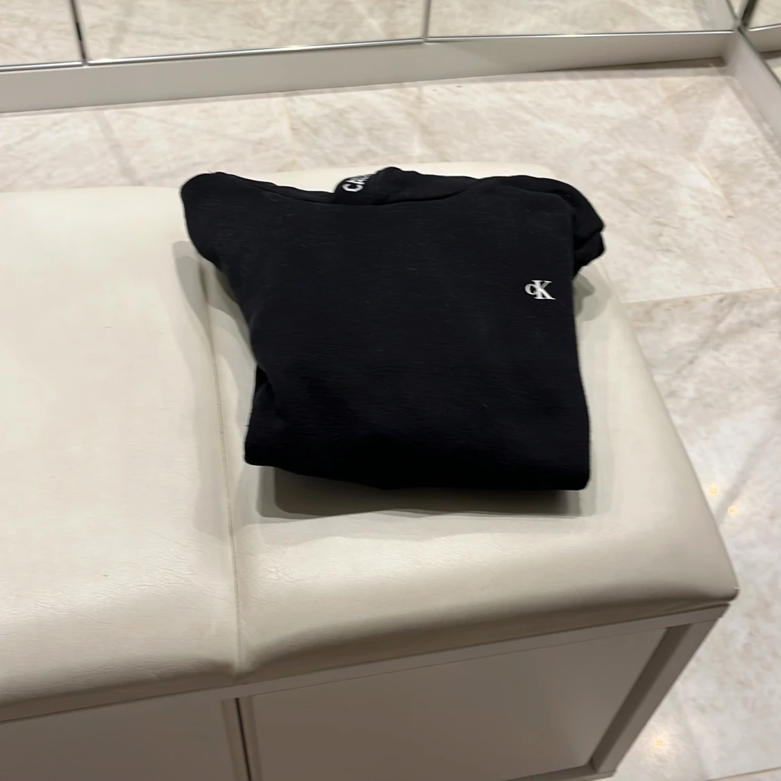 Svart hoodie från Calvin Klein