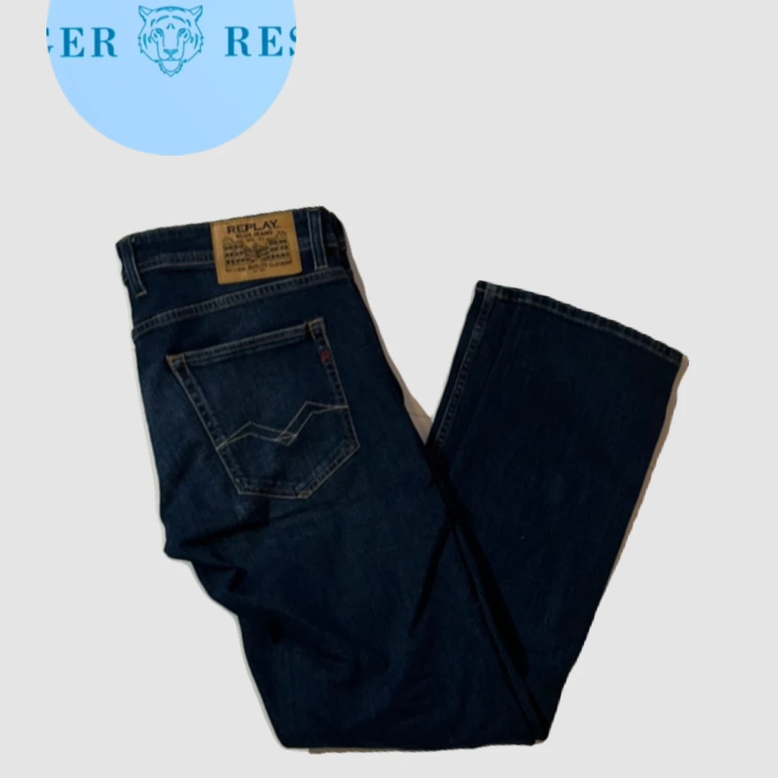 Mörkblå jeans från Replay