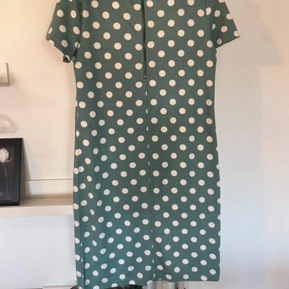 Grön prickig klänning från Vila - 1