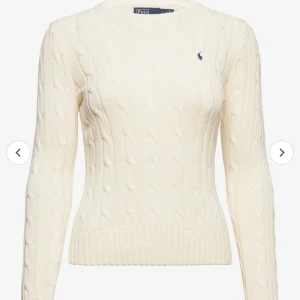 Raulp lauren stickad sweatshirt  - Stickad tröja från polo Raulph lauren. Super snygg men kommer ej till användning. Den är i bra skick men är välanvänd. Den har en liten fläck på magen, men den syns inte så tydligt.  Nypris: 2395 Storlek: L