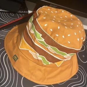 McDonalds hat  - Vann den från McDonald 