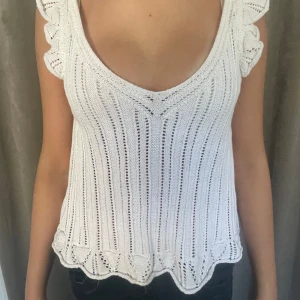 snygg topp från ONLY - själjer denna super fina topp från ONLY då den inte har kommit till någon användning