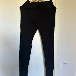 tigjts - tights från newbody, aldrig använt storlek M