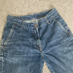 Bootcut jeans - Dem är bootcut om man är storlek 31 men om man har mindre storlek så är dem perfekta som baggy jeans❤️