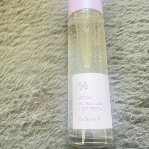 Essence  - En helt ny essence från de ceuracle essensen är vegansk  150 Ml 