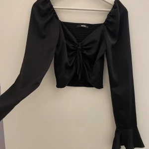 Topp bikbok - Sparsamt använd topp från bikbok. Frakt/mötas i Stockholm