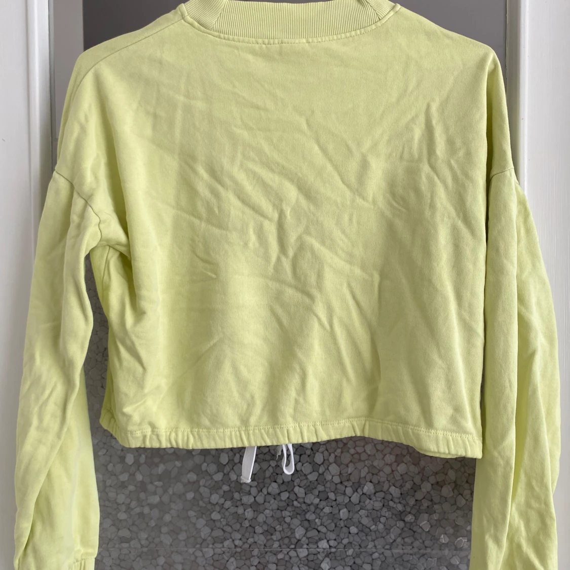 Gul croppad tröja - 90