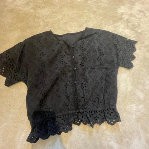 Jätte fin blus  - Säljer denna jätte söta blusen 