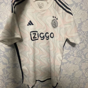 ajax - säljer