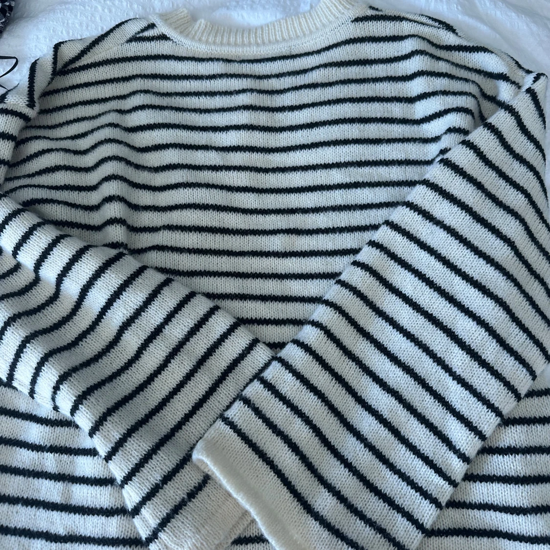 Stickad söt tröja med knappar - 93