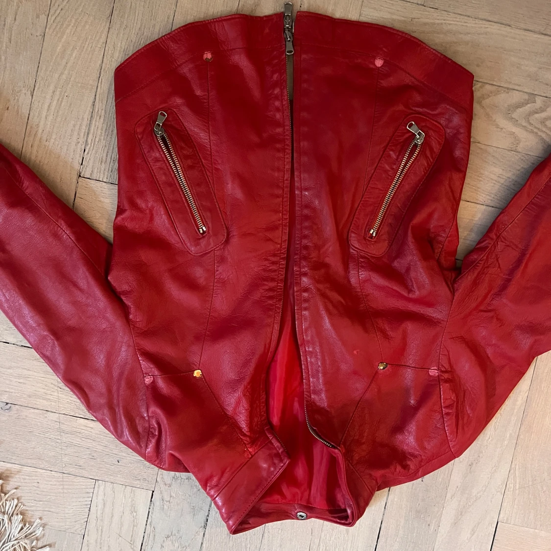 röd skinnjacka - 93