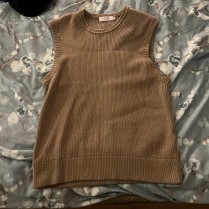 Ljung sweater vest brun M - Använd ca 10 gånger, felfri