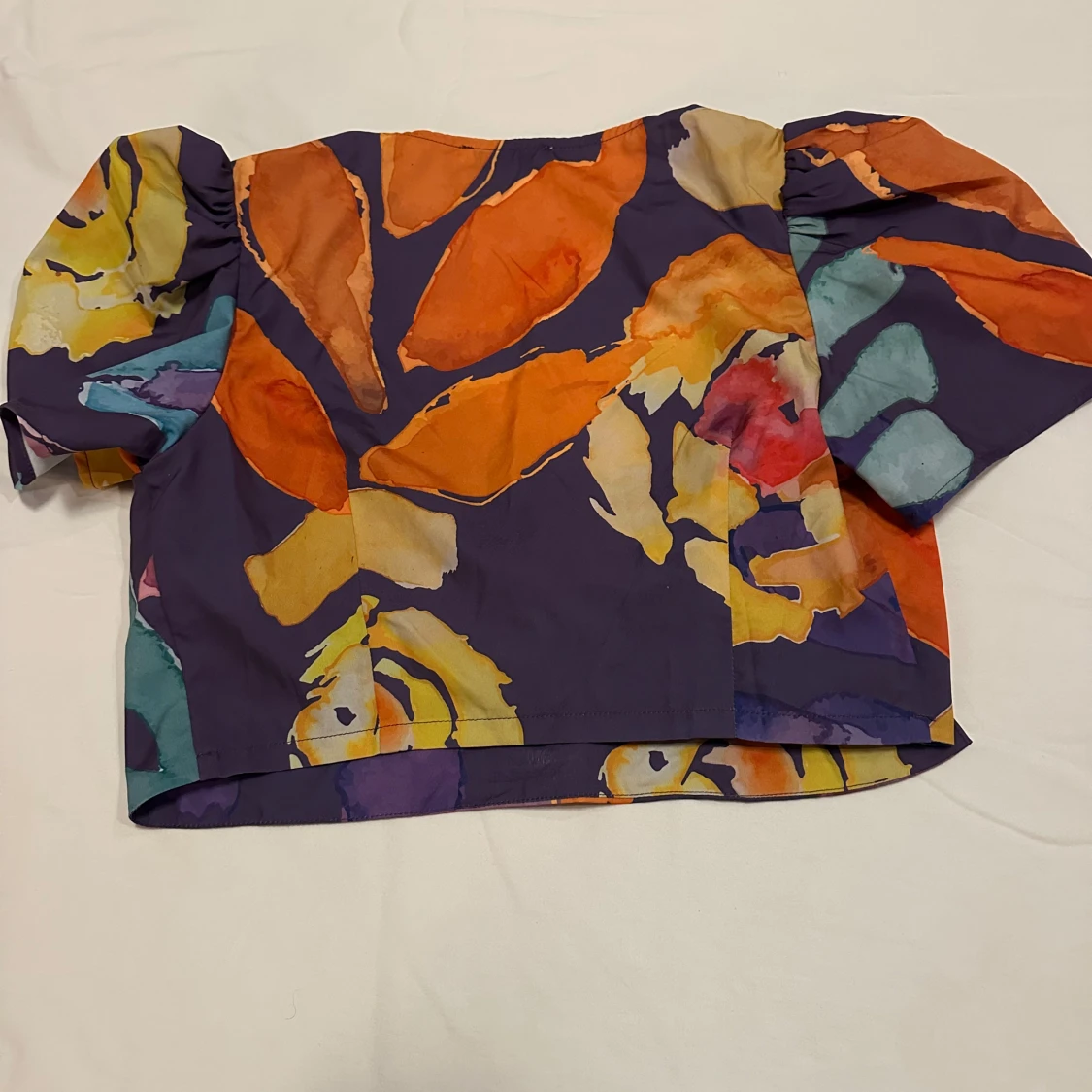 Färgglad omlottopp från NA-KD - 91