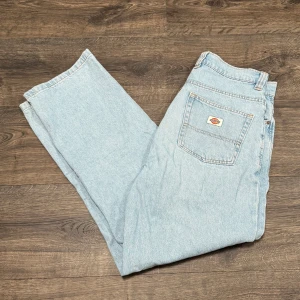Ljusblå Dickies loose jeans - Ljusblå Dickies jeans, storlek W31, L32
