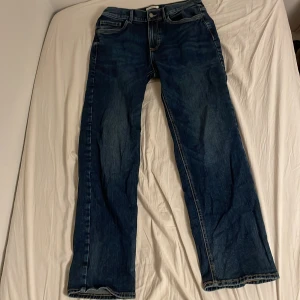Lindex loose fit jeans  - Lindex jeans. Använda en gång så nyskick. Kom privat för mer info😁.