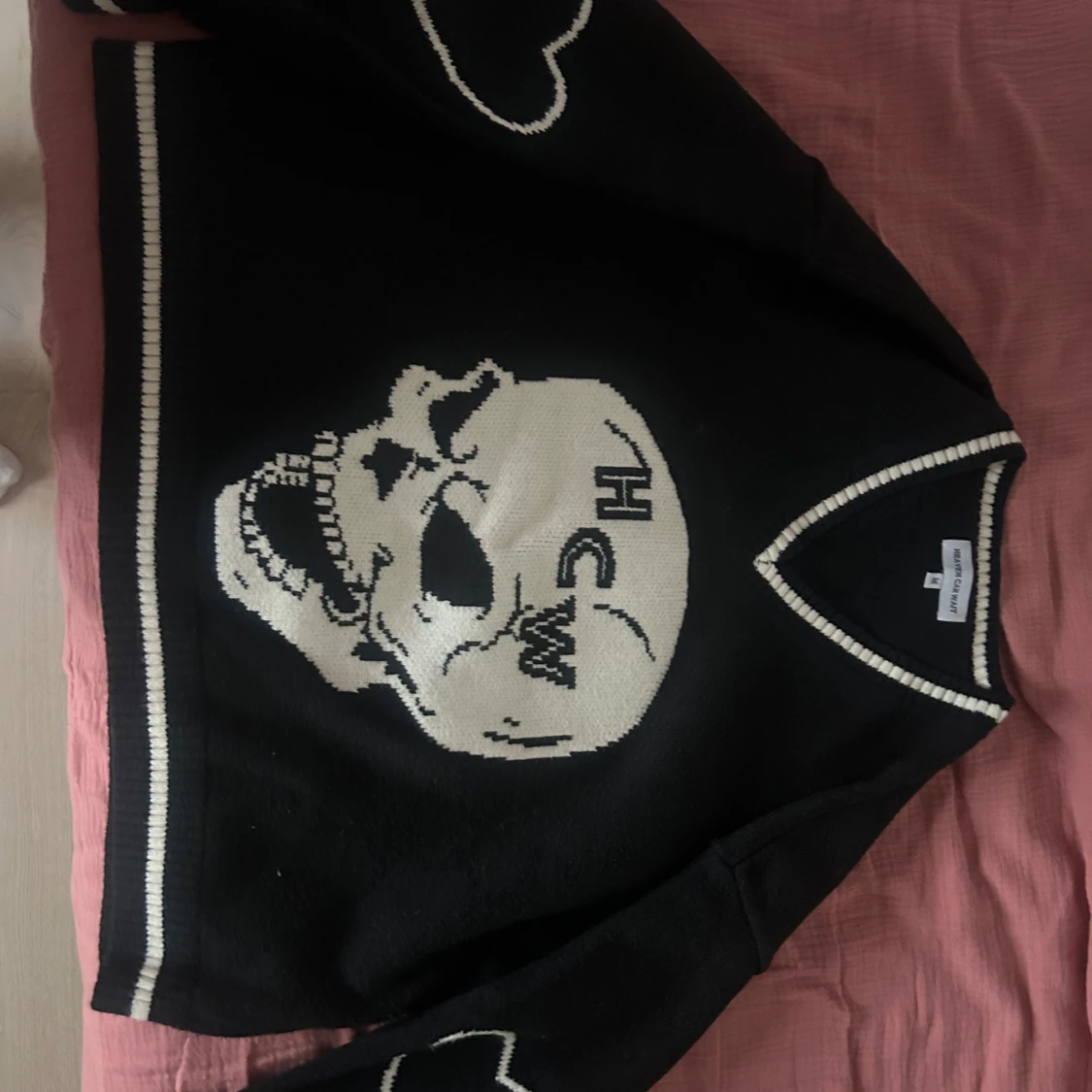 Svart tröja med dödskalle från Heaven Can Wait