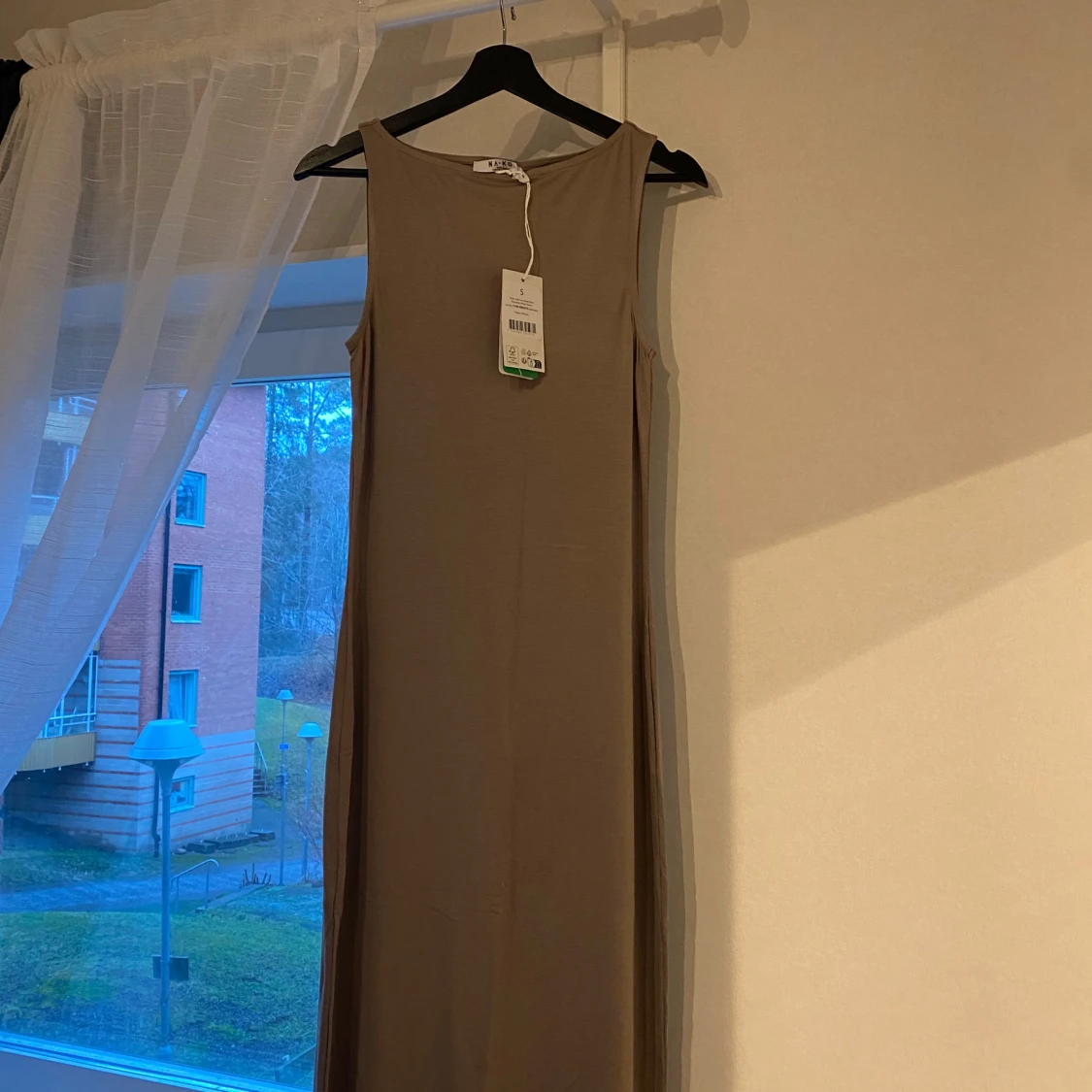 Lång klänning - NA-KD