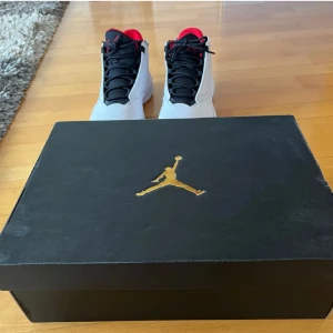 Jordans - Säljer mina jordans gympa skor då att de aldrig kommit till användning tidigare. Pris kan alltid diskuteras! 