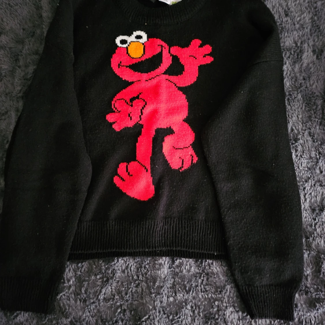 Svart stickad tröja med Elmo-motiv - 90