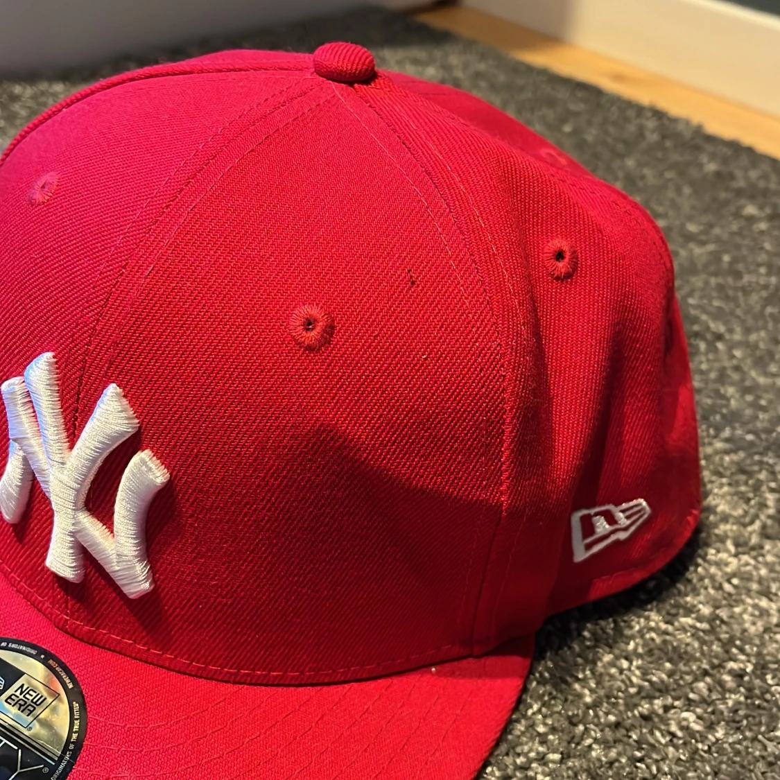 Röd keps från New Era - 93