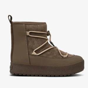 Tretorn Aspa Hybrid Low Bruna boots med snörning - Snygga bruna boots med snörning, vattentät och fodrad på insidan. I nyskick. Storlek 37. Säljes pga julklapp som ej passade mig och återköpstiden gått ut. Nypris 1500kr