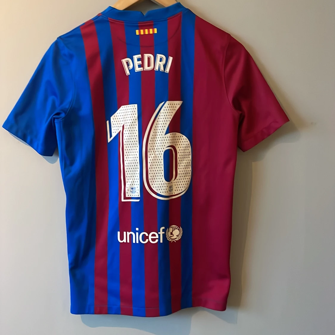 Blåröd fotbollströja från Nike