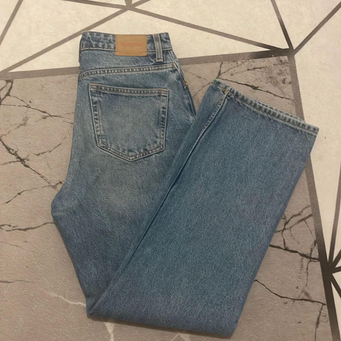 Blå jeans från Weekday - 90