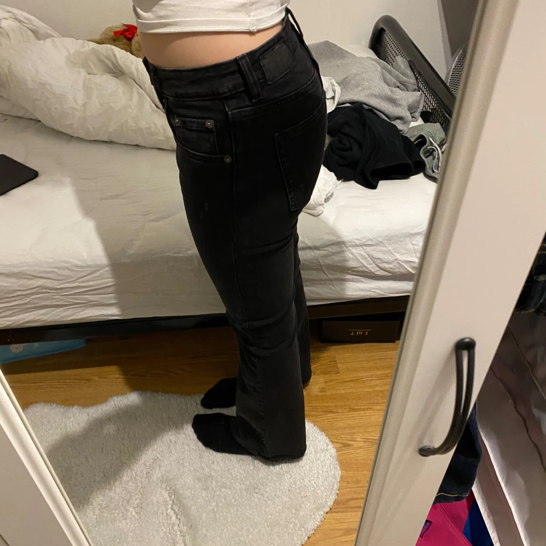 Svarta bootcut jeans!💕💕 - 1