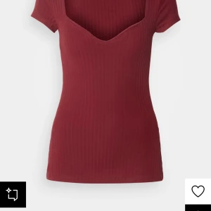 Anna field topp  - Anna field topp, bra i storleken, säljer då jag ej använder längre, står inte för frakten💗 Bild på skickas privat💗