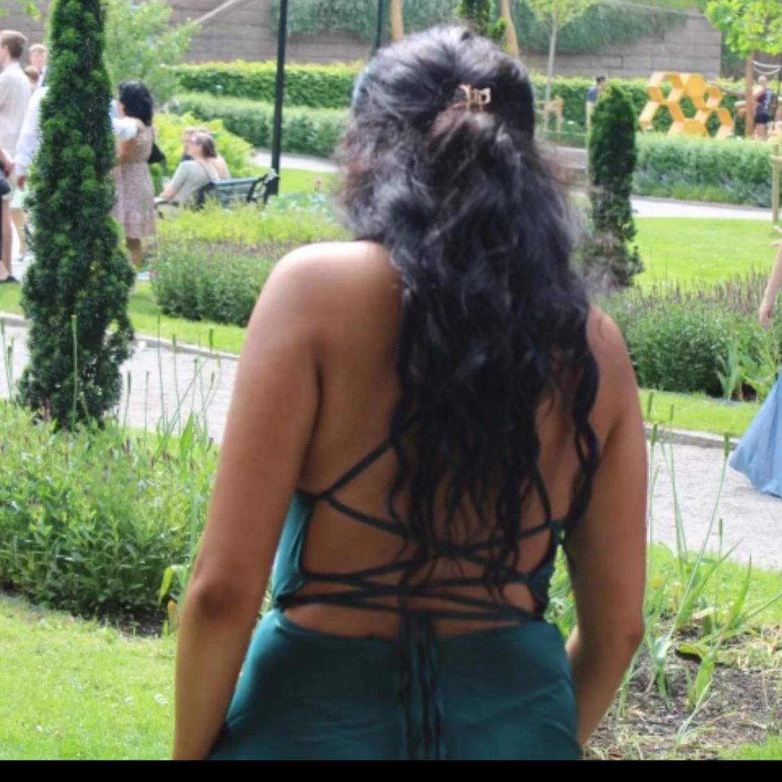 Mörkgrön balklänning med slits - 1