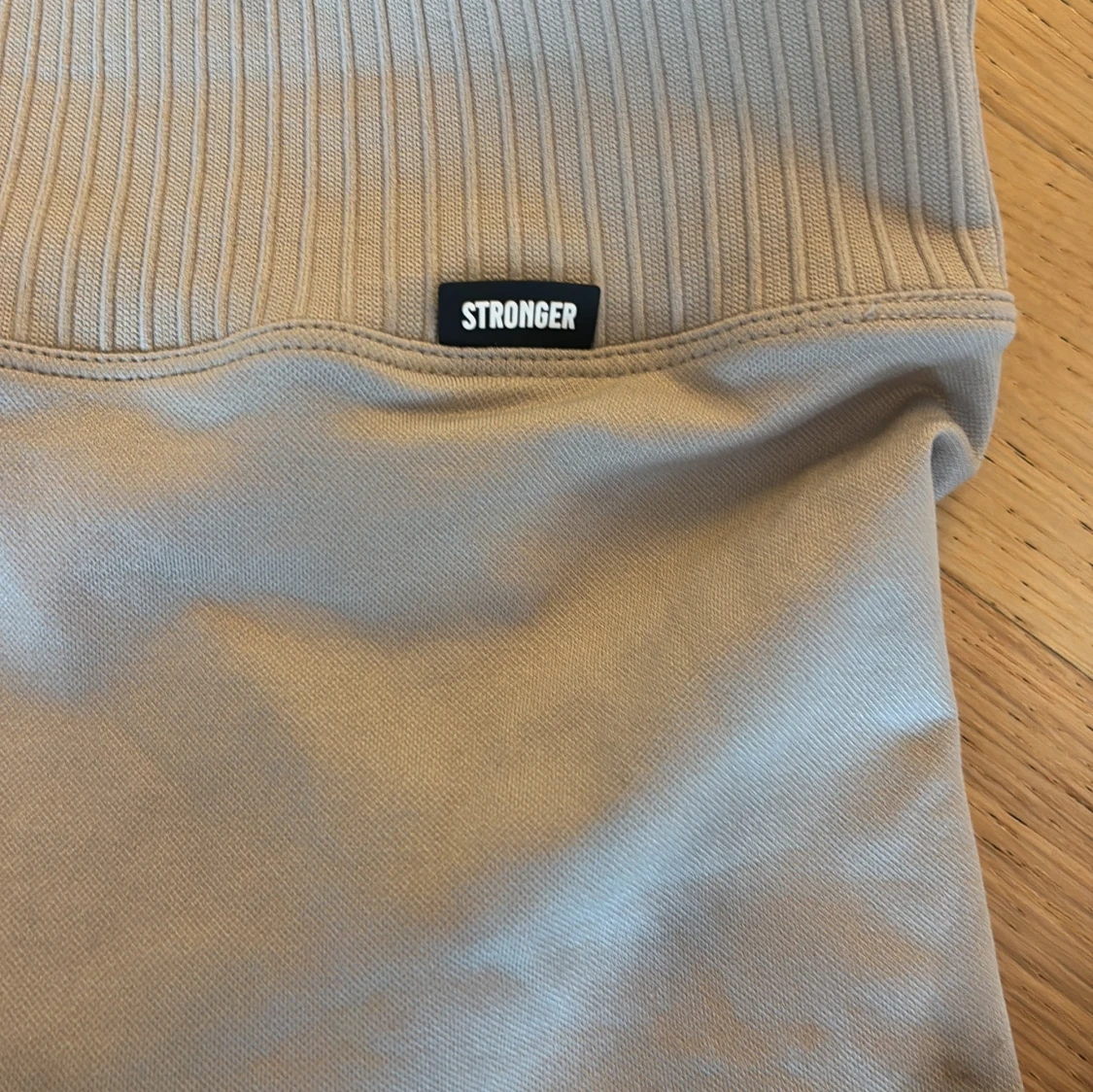 Beige set från Stronger - 1