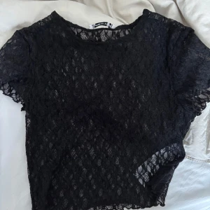 Svart spetsblus - Perfekt fest topp! Oanvänd