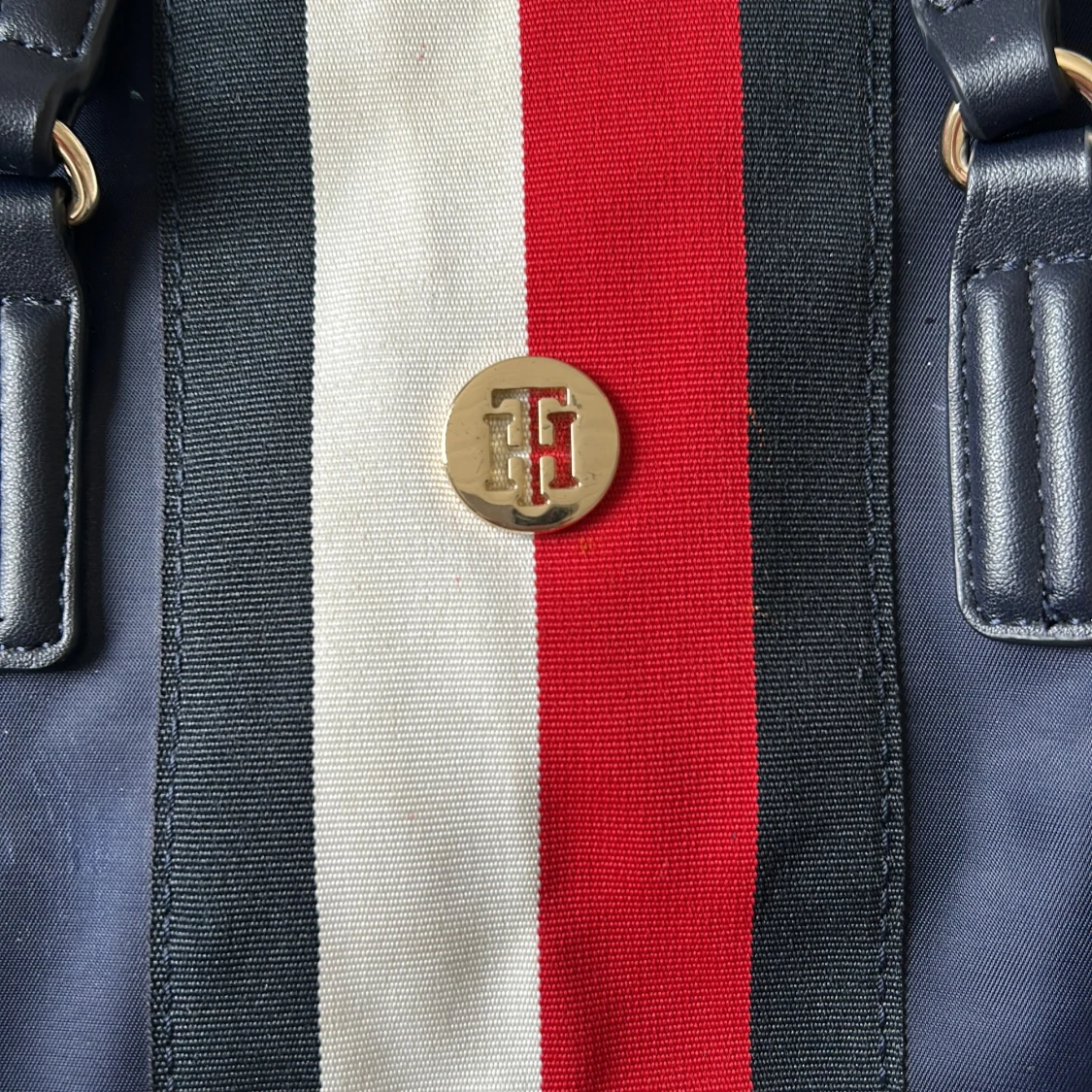 Blå axelväska från Tommy Hilfiger - 1