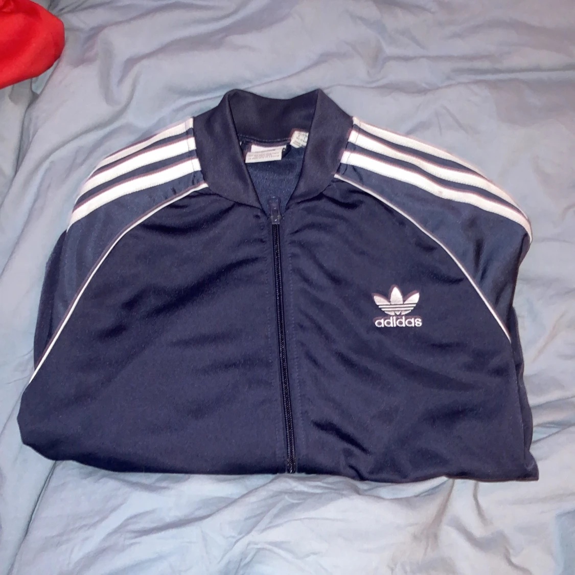 Mörkblå träningsjacka från Adidas