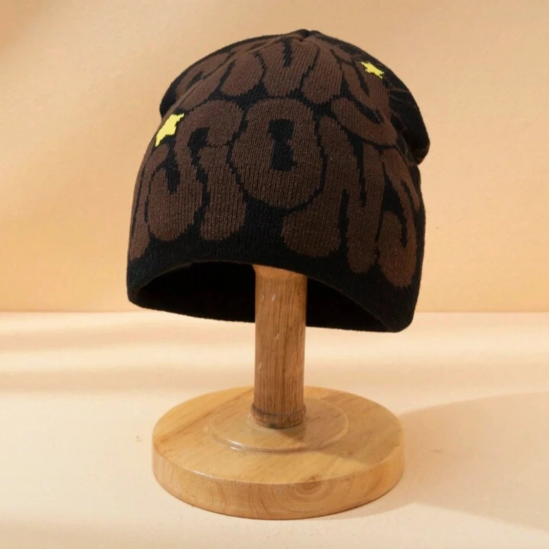 Svart och brun beanie