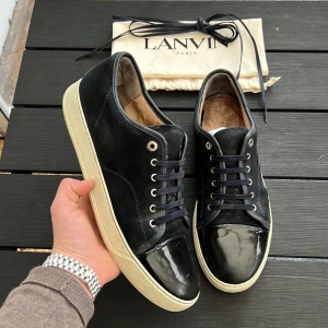 Lanvin - Säljer dessa sjukt feta lanvins i size 45! Skick 8/10! Hör av dig vid intresse 😃