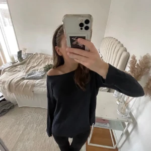 Massimo Dutti stickad tröja tunn  - Sjukt najs tröja som är helt i ny skick💌