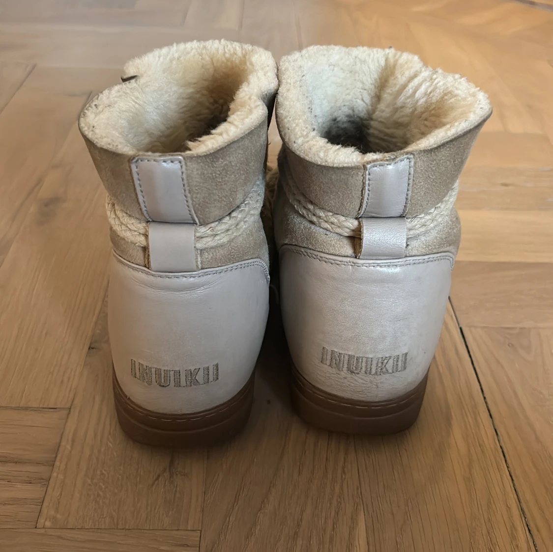 Beige boots från Inuikii - 1