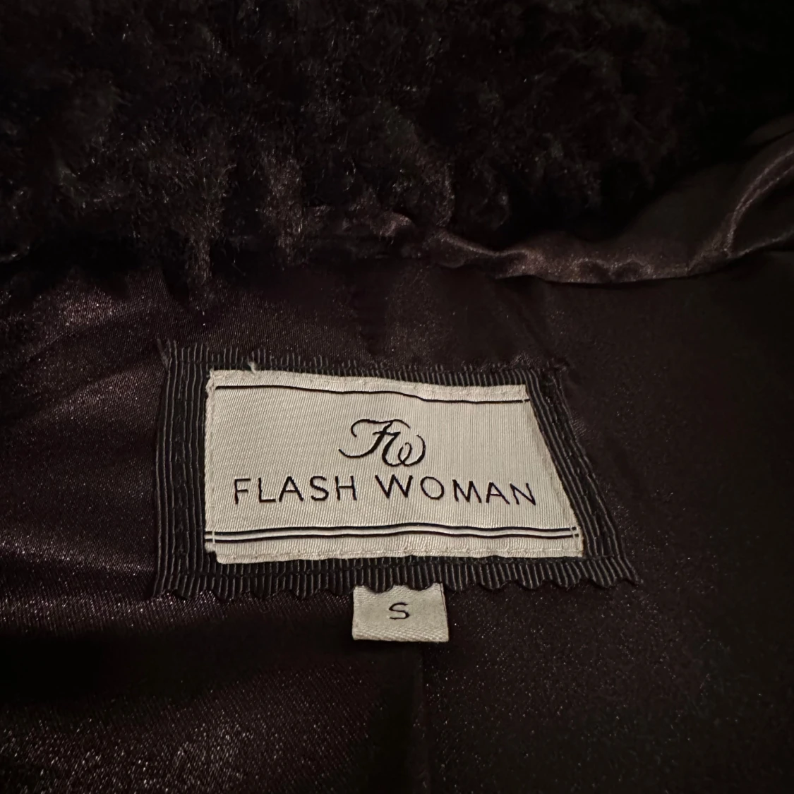 Svart teddyjacka från Flash Woman - 4