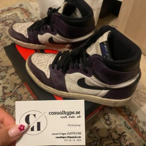 Nike Air Jordan 1 'Court Purple' High - Säljer ett par använda Jordan 1s, köpte de 2022 för 4000