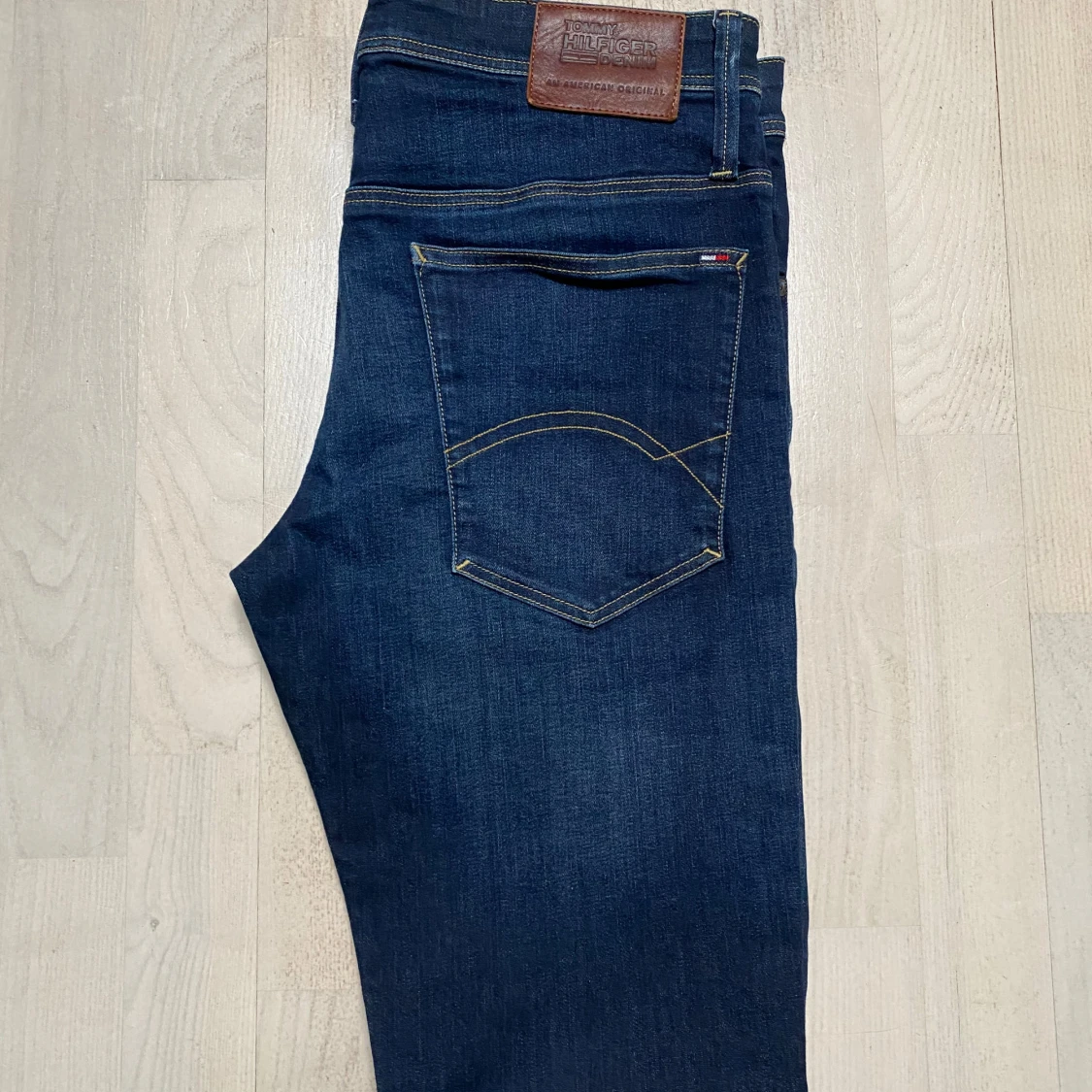 Mörkblå jeans från Tommy Hilfiger - 2