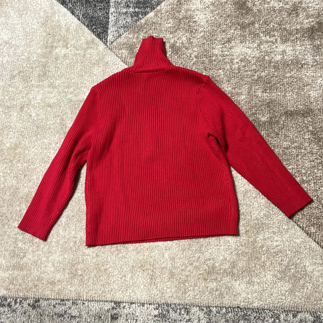 Röd ribbad polotröja - 1