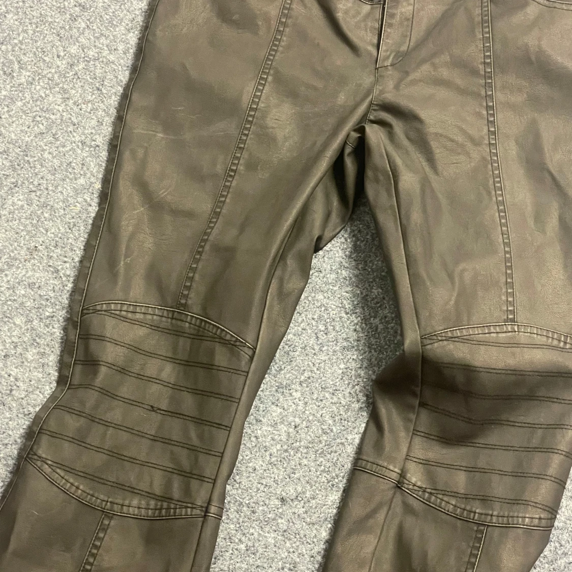 Bruna byxor från BDG - 2