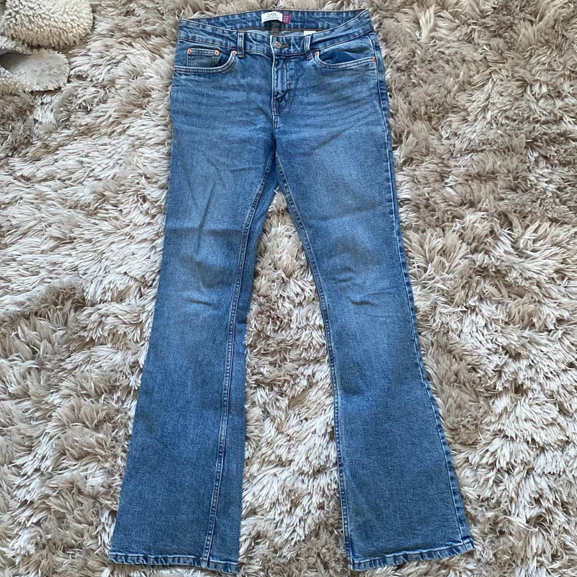 Blå bootcut jeans - 2