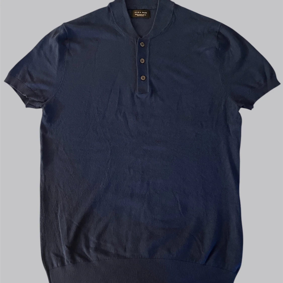 Mörkblå kortärmad tröja från Zara Man - 1
