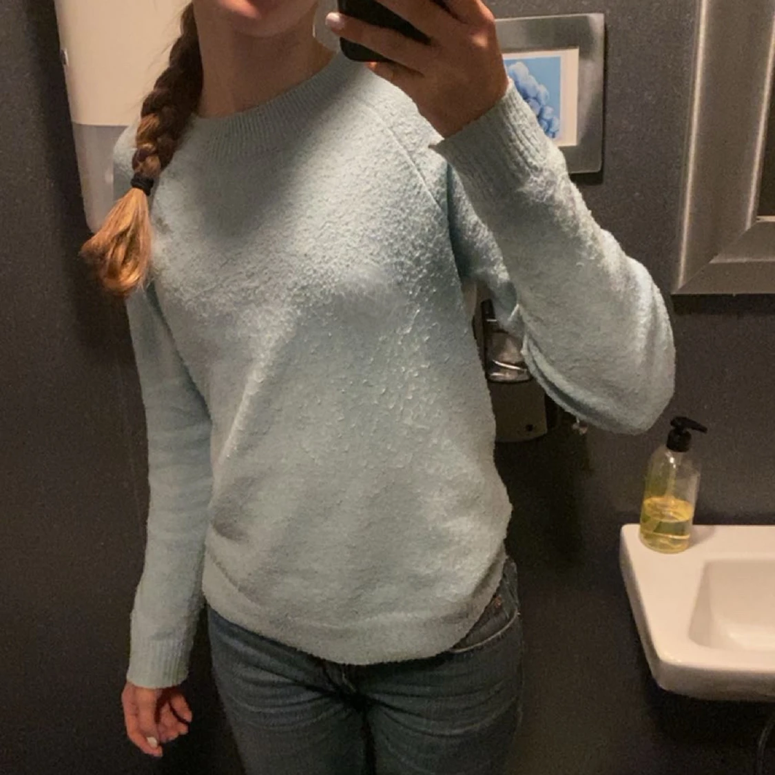 Ljusblå stickad tröja