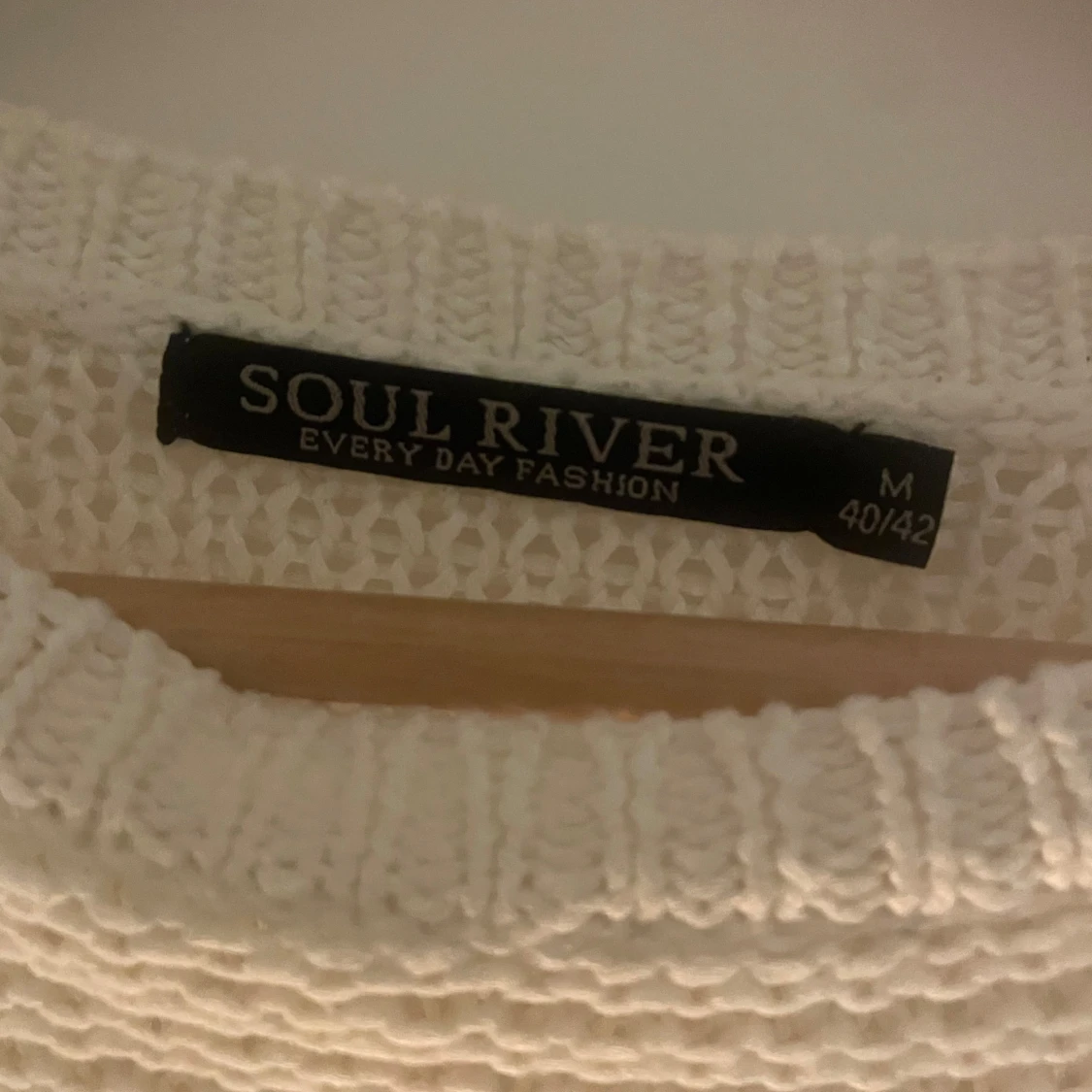 Vit stickad tröja från Soul River - 91