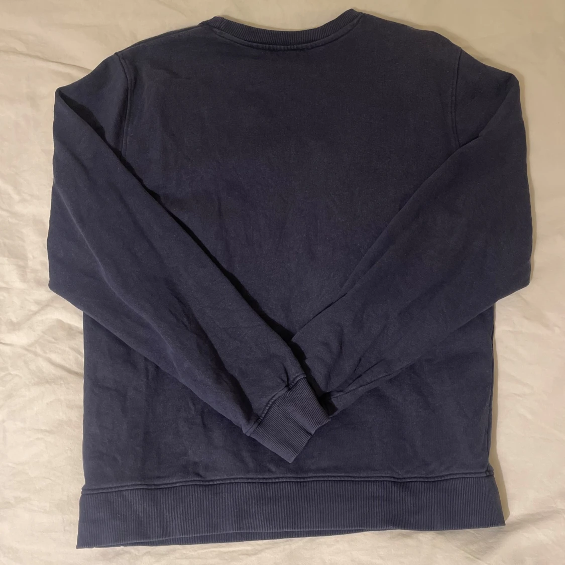 Mörkblå sweatshirt med tryck - 90